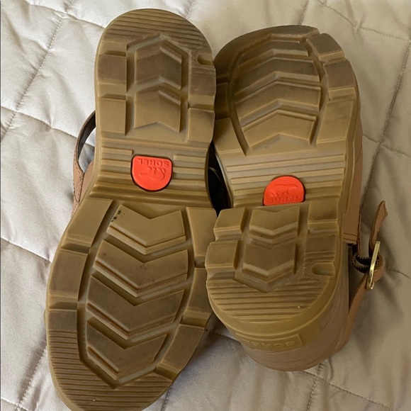 Sorel Women's Brown Mules with Gold Accents size 7. - Picture 7 of 7